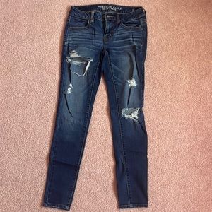 AMERICAN EAGLE Ripped Jeans Size 4 Short